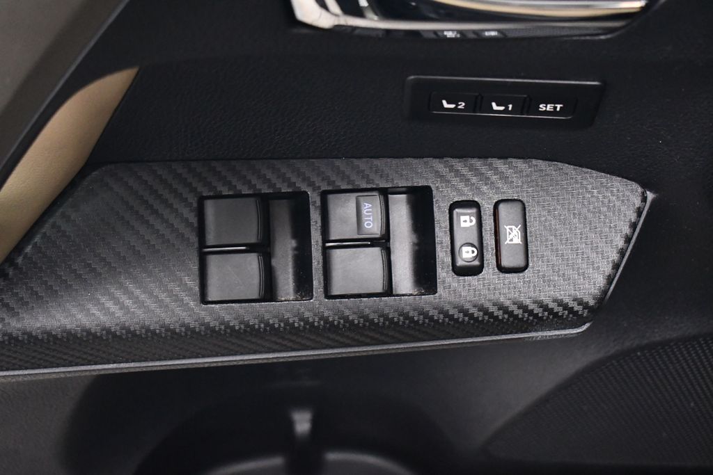 Thumbnail: 2013 Toyota RAV4 - 14