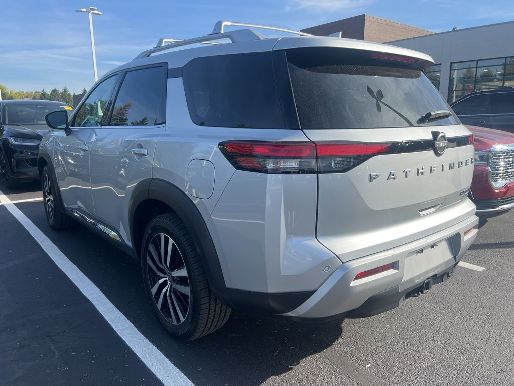 Thumbnail: 2023 Nissan Pathfinder - 2