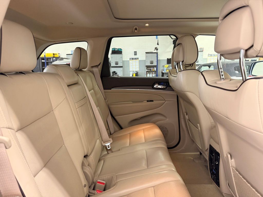 Thumbnail: 2021 Jeep Grand Cherokee - 27