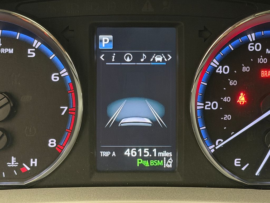 Thumbnail: 2017 Toyota RAV4 - 28