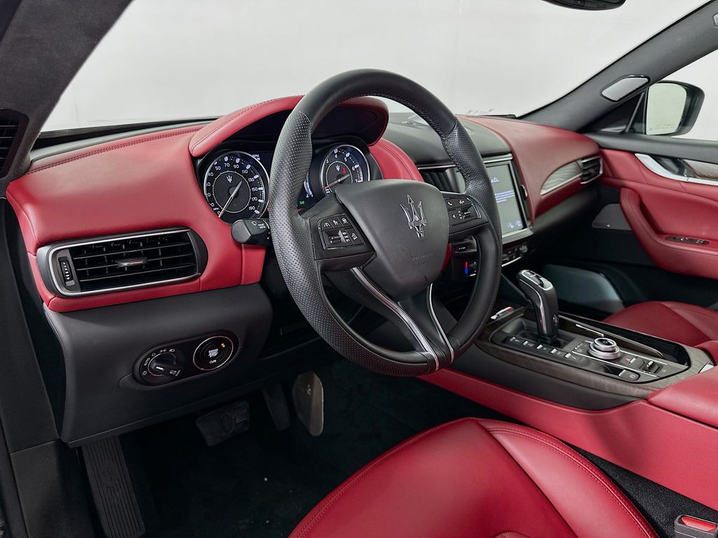 Thumbnail: 2022 Maserati Levante - 9