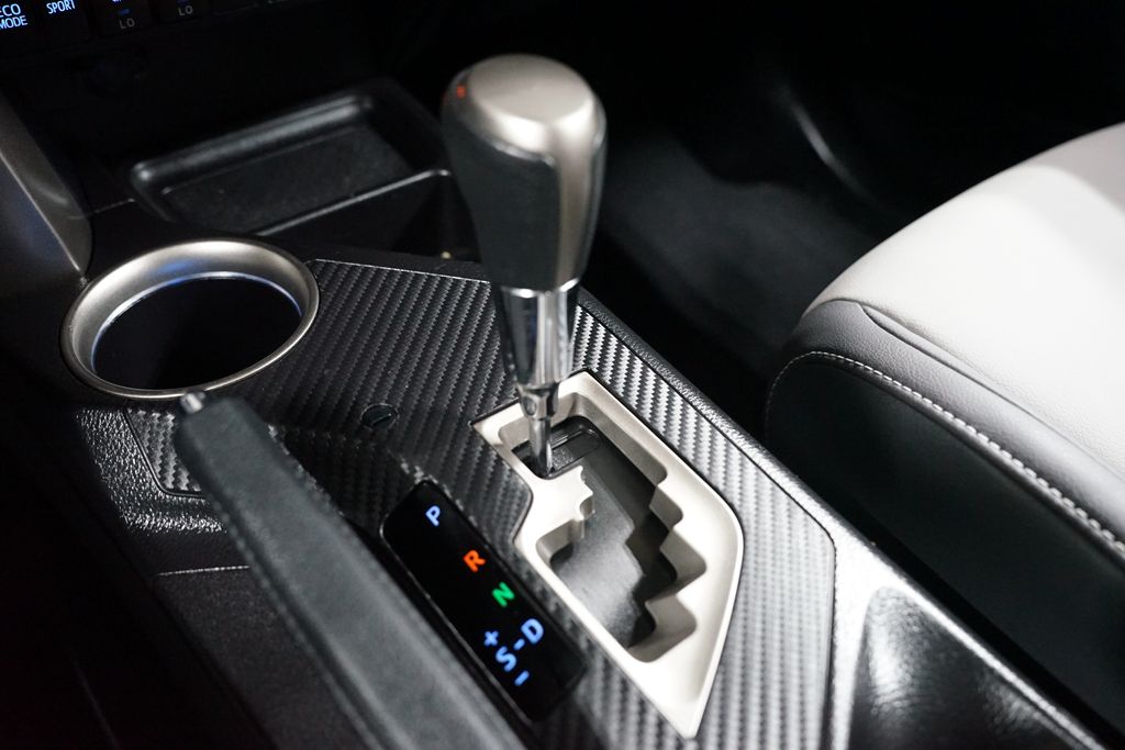 Thumbnail: 2014 Toyota RAV4 - 22