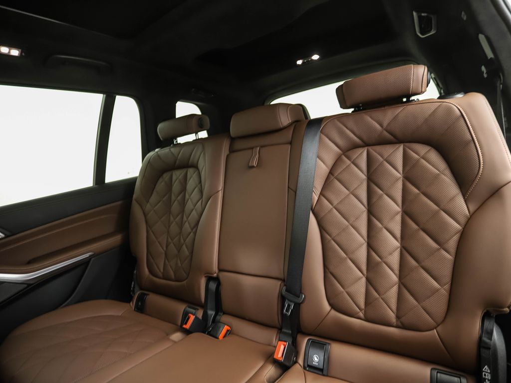 Thumbnail: 2024 BMW X7 - 23