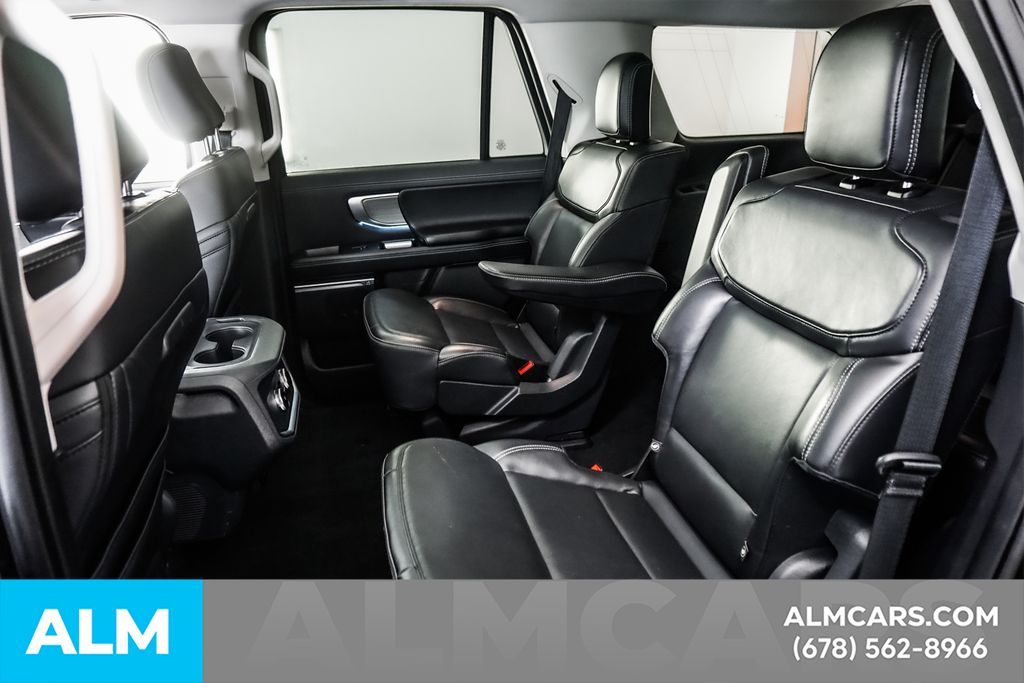 Used 2025 Black Ford Platinum image 17