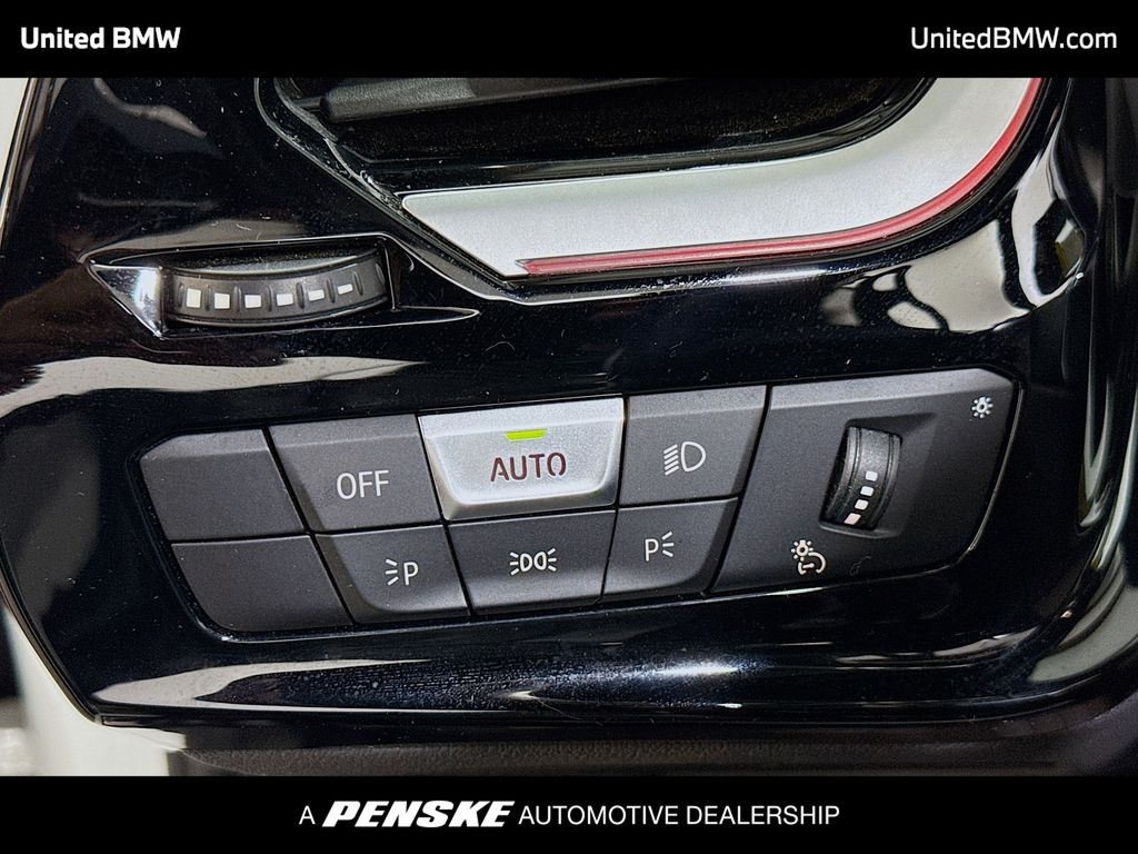 Thumbnail: 2022 BMW Z4 - 16