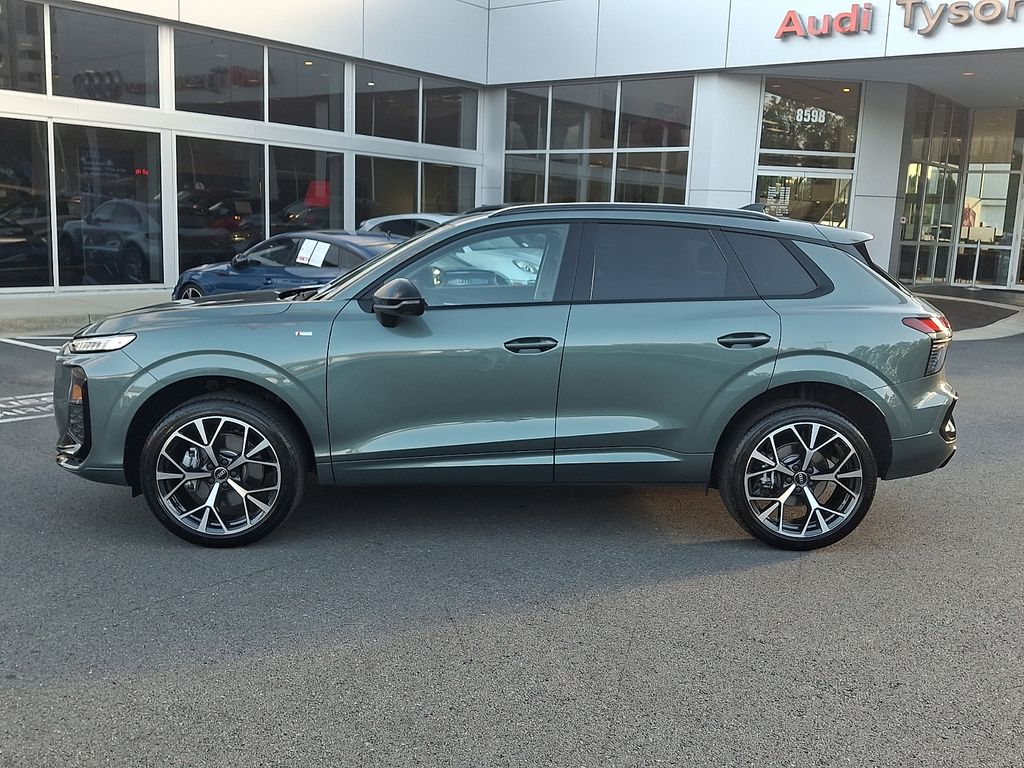 Thumbnail: 2026 Audi Q3 - 7