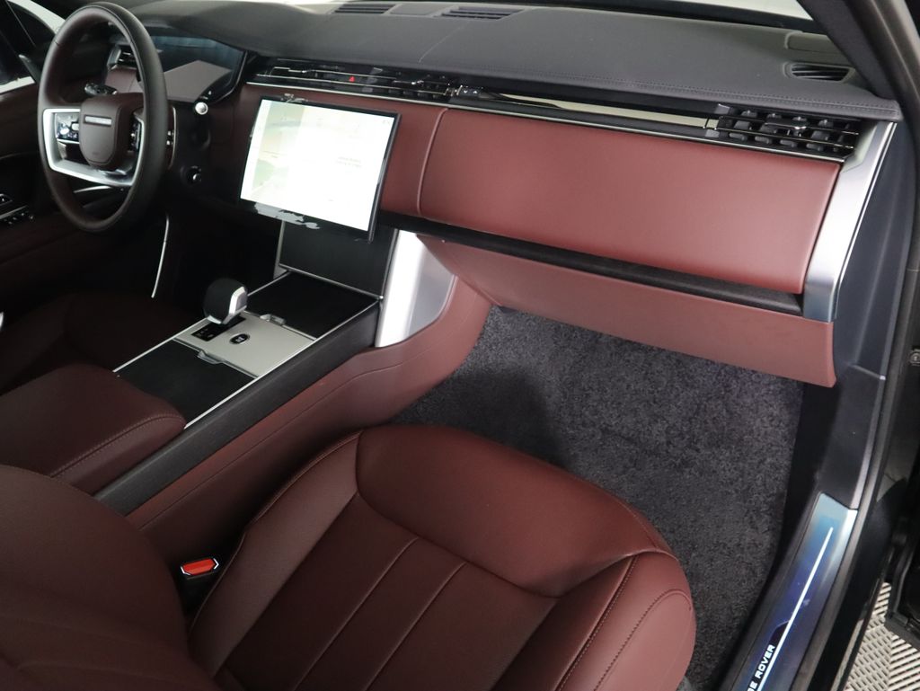 Thumbnail: 2025 Land Rover Range Rover - 19