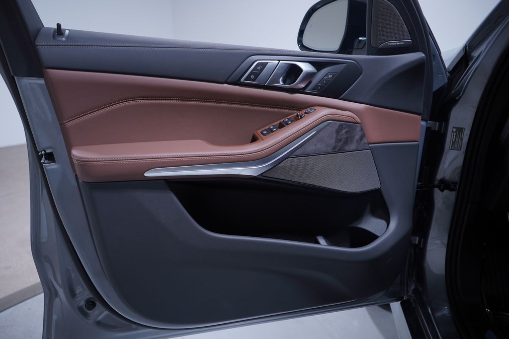 Thumbnail: 2026 BMW X5 - 10