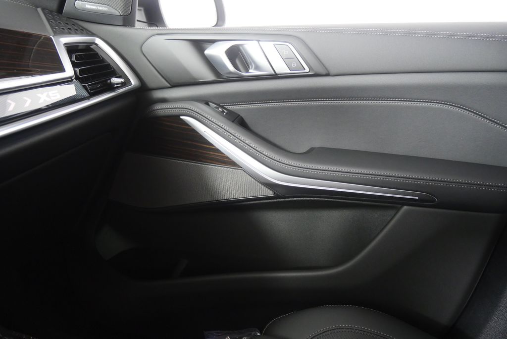 2026 BMW X5 sDrive40i 24