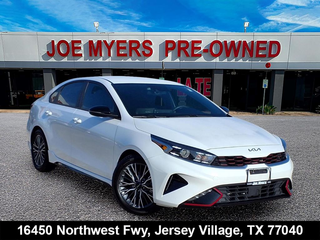 2024 Kia Forte GT-Line White at Community Kia