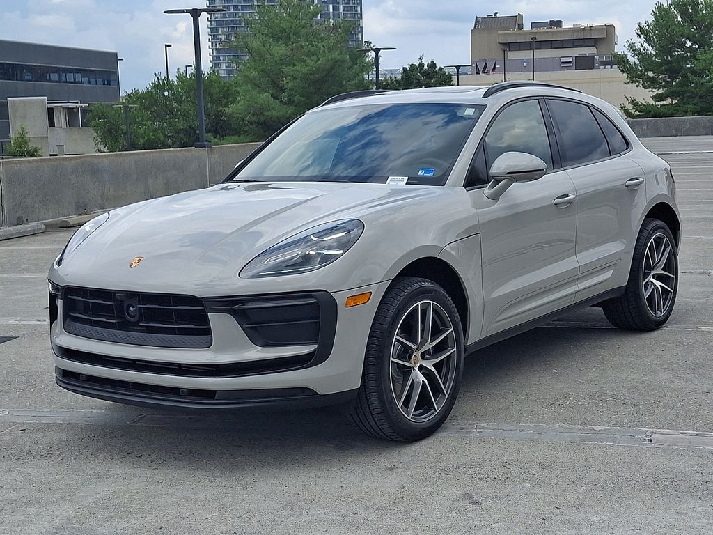 Thumbnail: 2026 Porsche Macan - 1