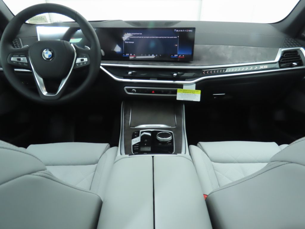 Thumbnail: 2026 BMW X5 - 13