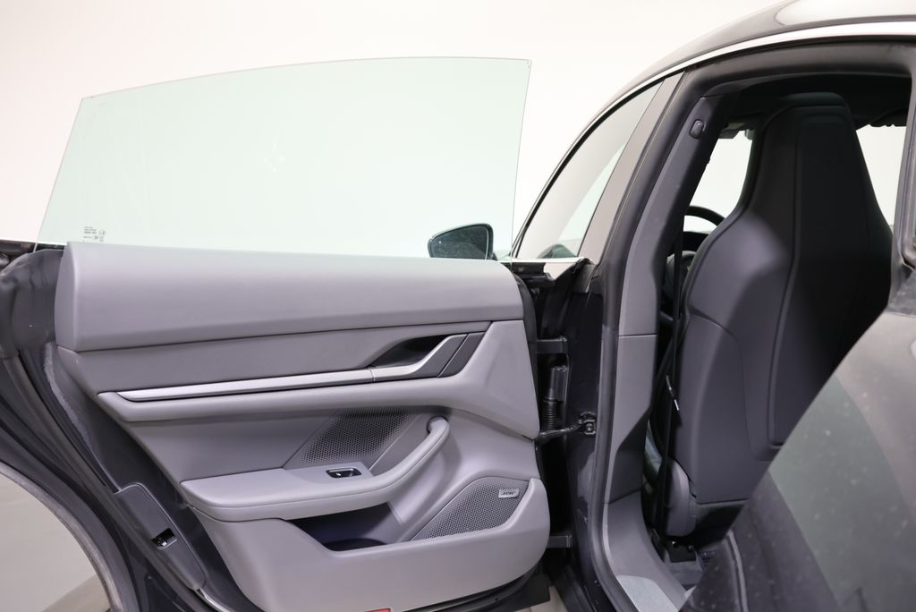 Thumbnail: 2021 Porsche Taycan - 32