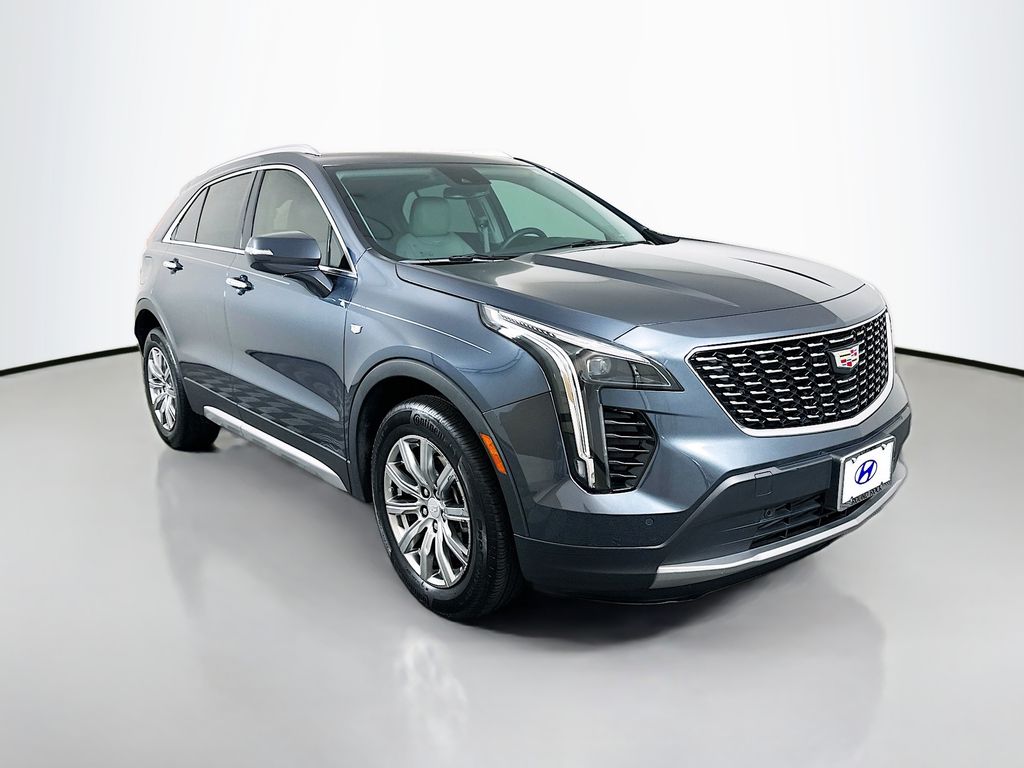 Thumbnail: 2021 Cadillac XT4 - 3