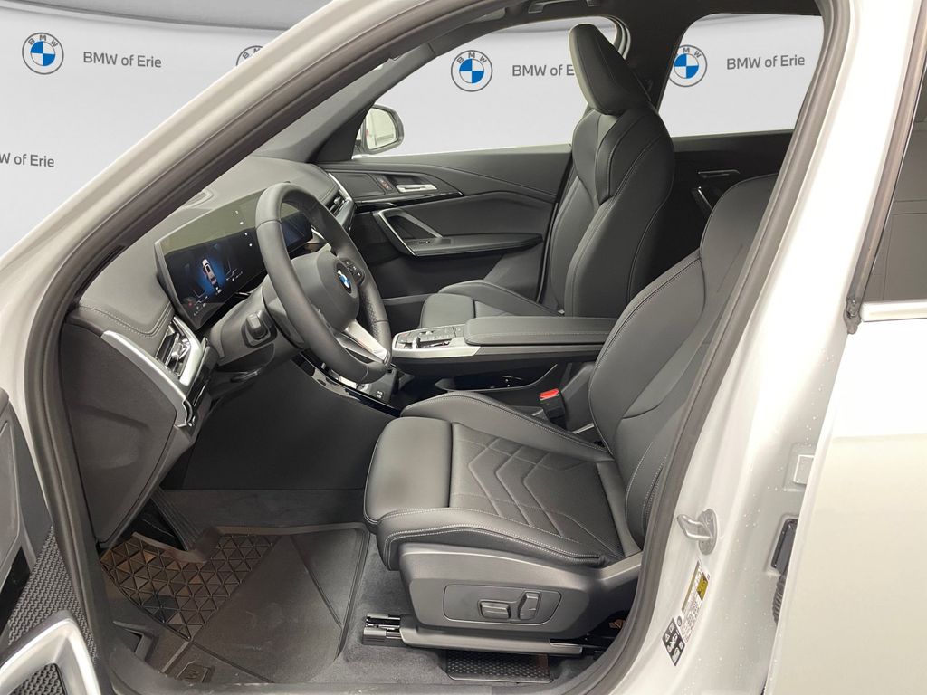 New 2026 Mineral White Metallic BMW xDrive28i image 6