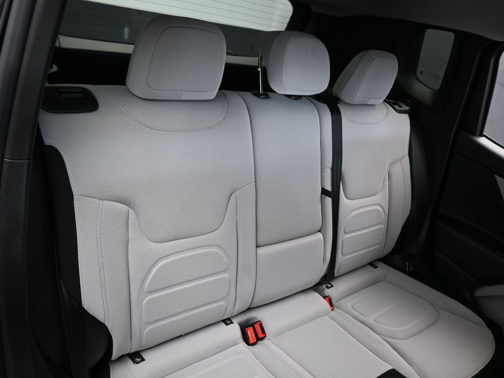 Used 2022 Black Clearcoat Jeep Latitude image 43