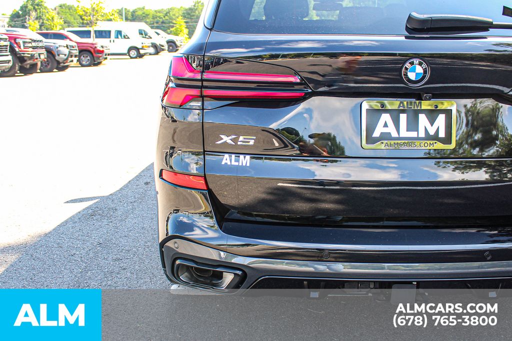 Used 2026 Black BMW sDrive40i image 13