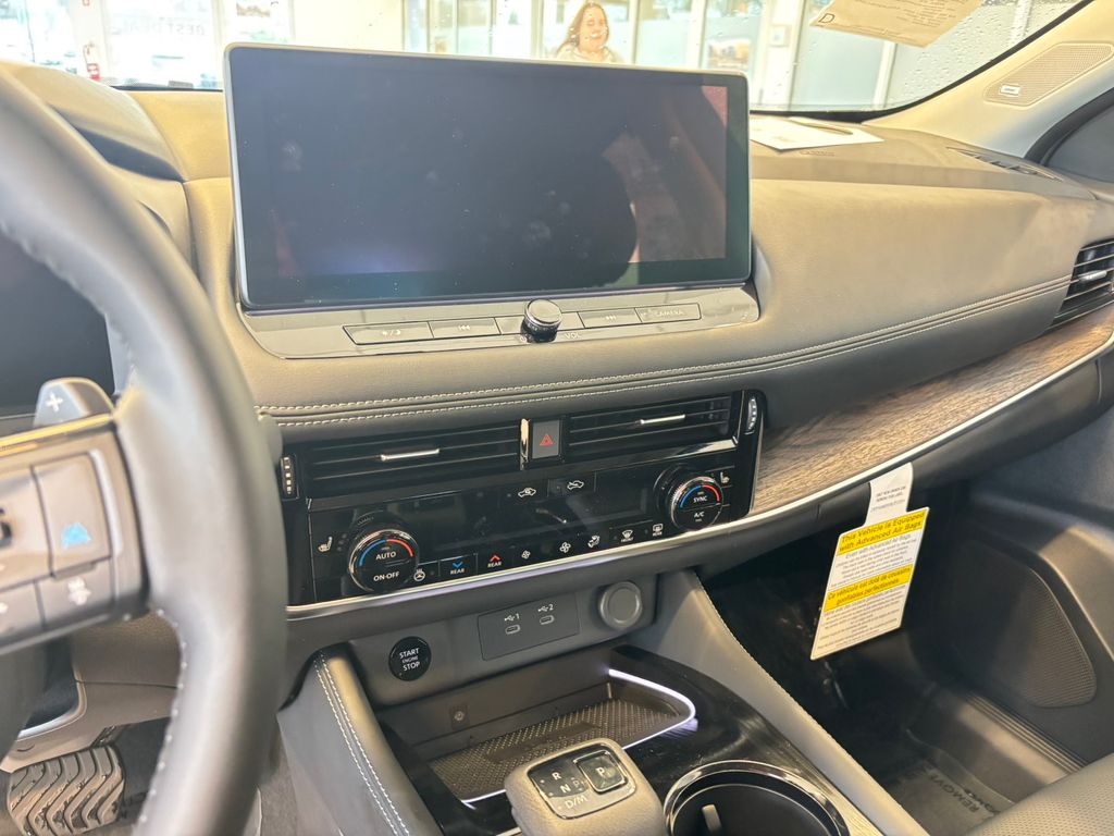 2025 Nissan Rogue Platinum