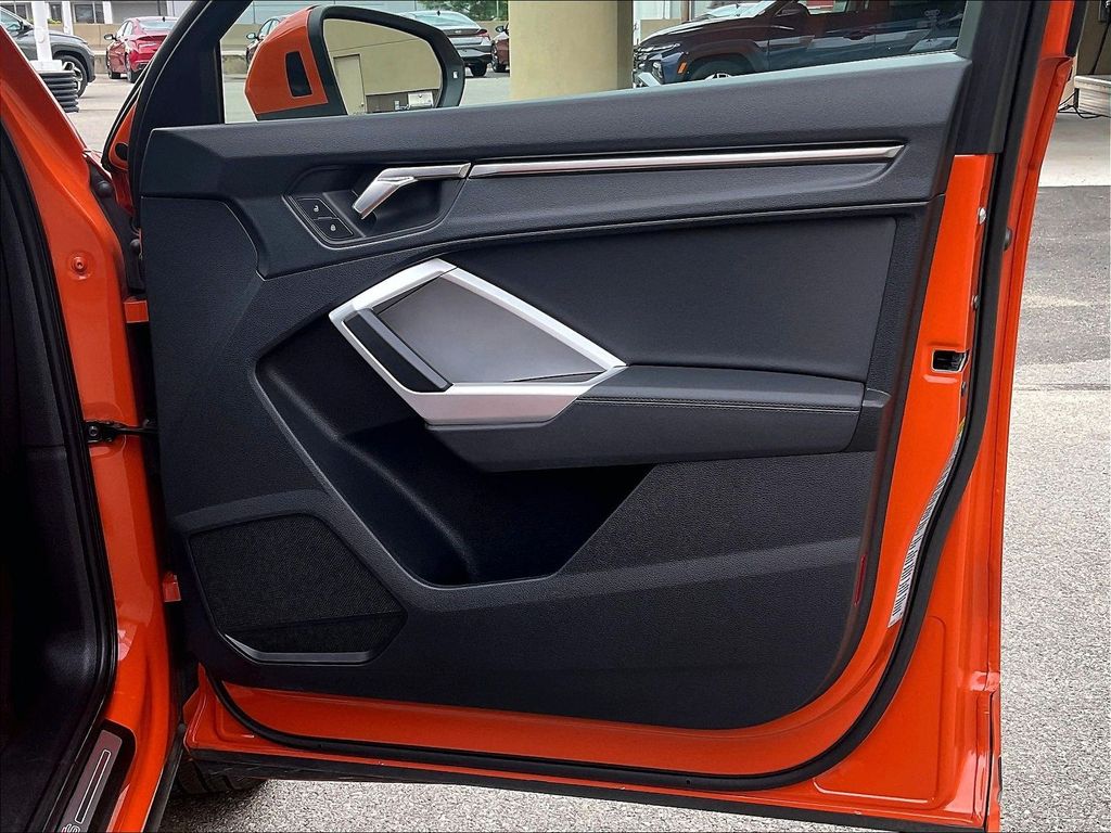 2025 Audi Q3 — photo 12