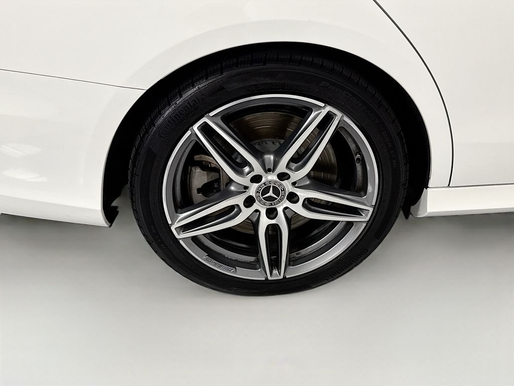 Thumbnail: 2019 Mercedes-Benz E-Class - 32