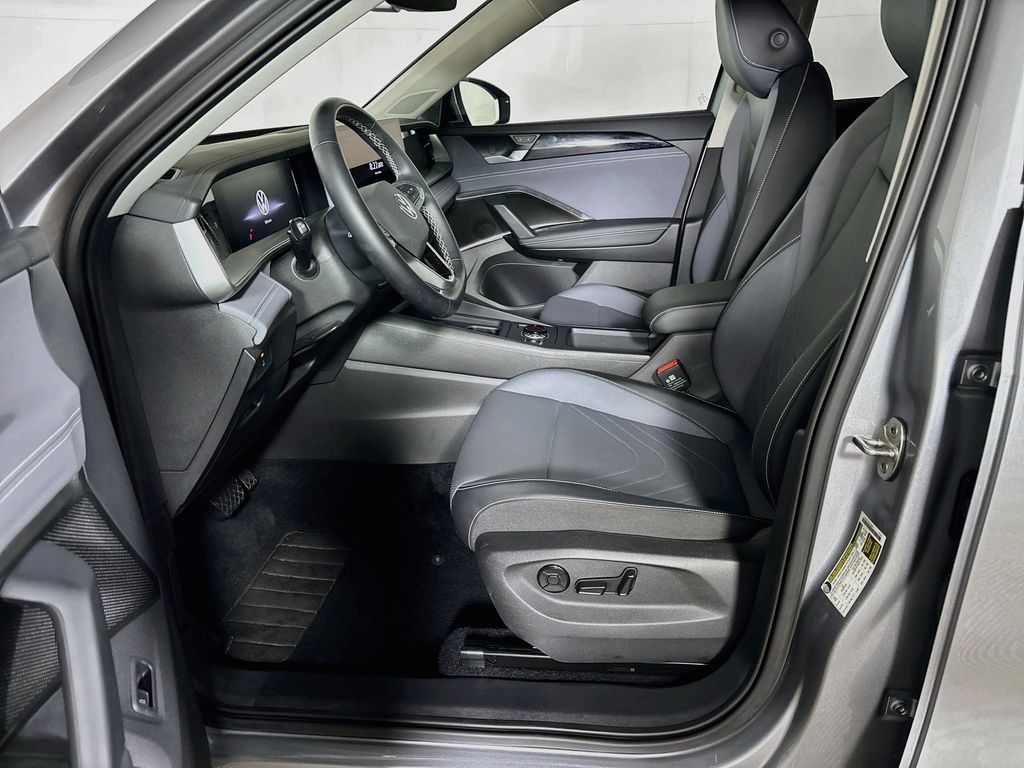 2025 Volkswagen Tiguan 2.0T SE