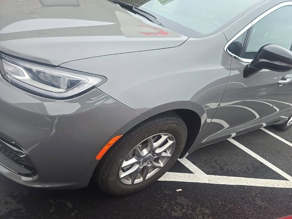 2025 Chrysler Pacifica Select FWD