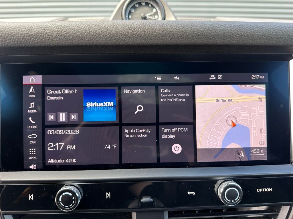 Thumbnail: 2023 Porsche Macan - 28