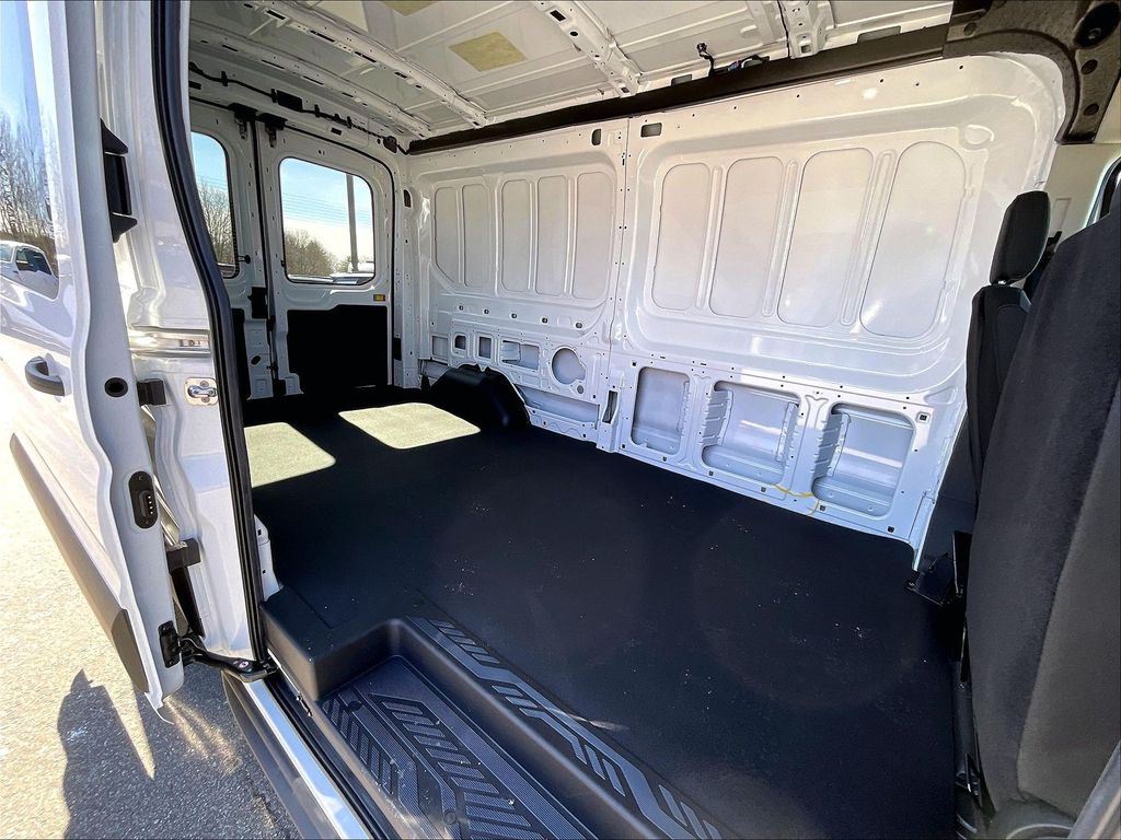 2026 Ford Transit-250 — photo 15
