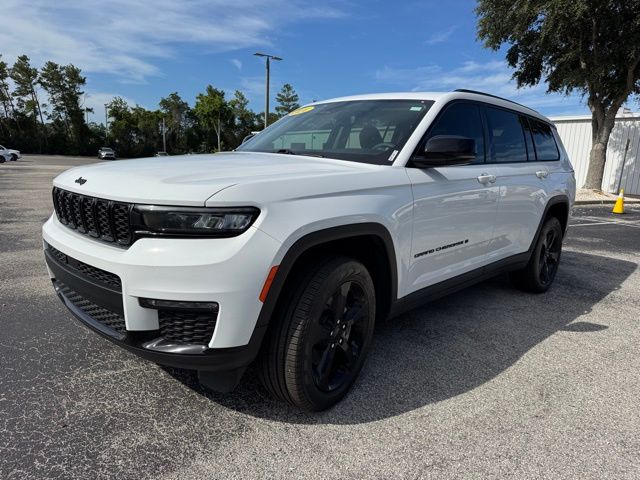 2024 Jeep Grand Cherokee Limited photo 3