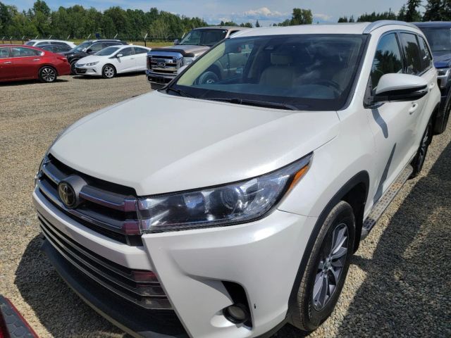 White 2018 Toyota Highlander SUV / Crossover All-Wheel Drive 8-Speed Automatic