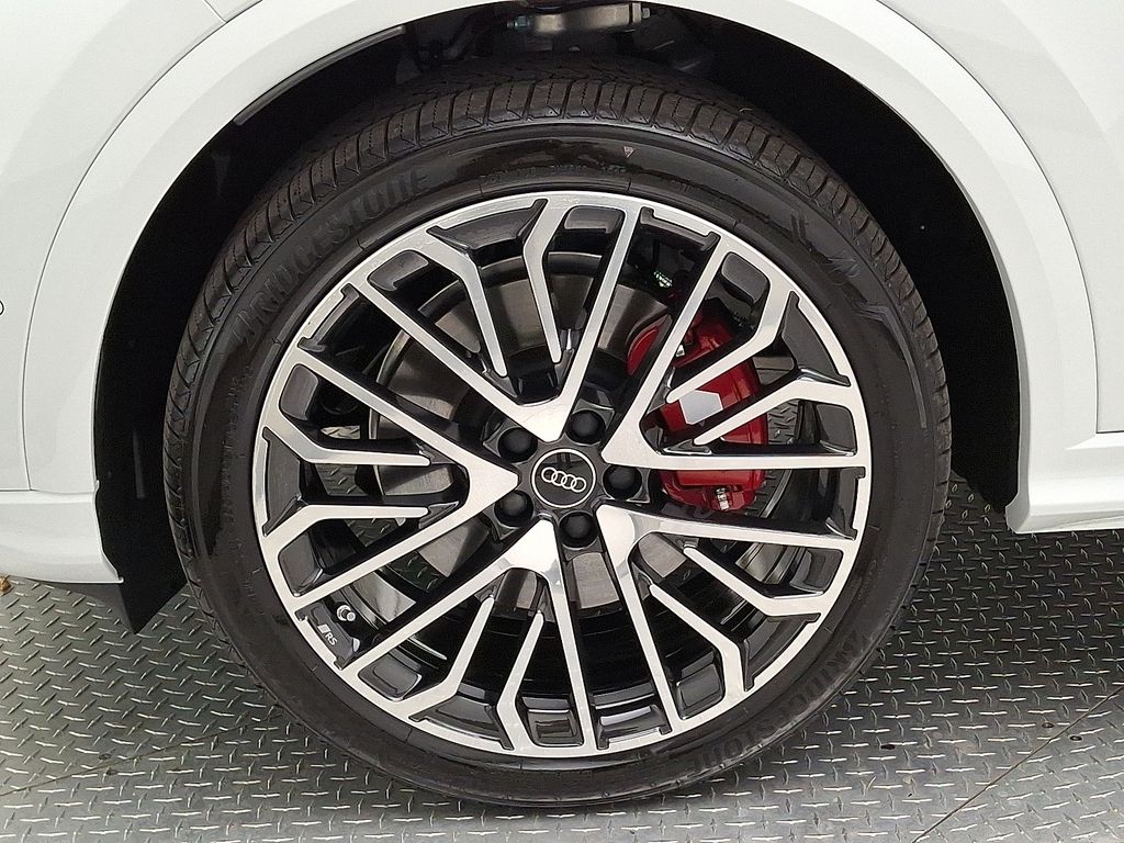 Thumbnail: 2025 Audi SQ5 - 5