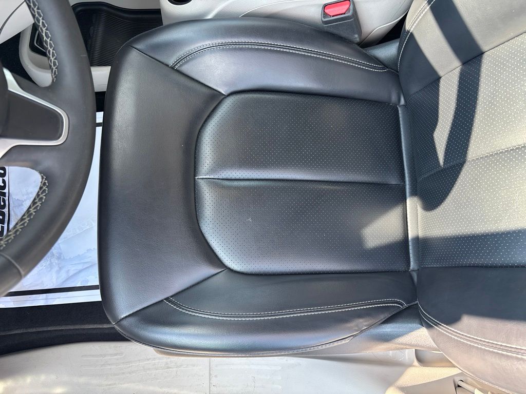 Used 2023 Chrysler Pacifica Van