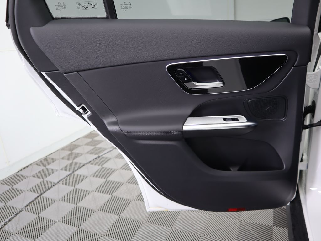 Thumbnail: 2025 Mercedes-Benz GLC - 26