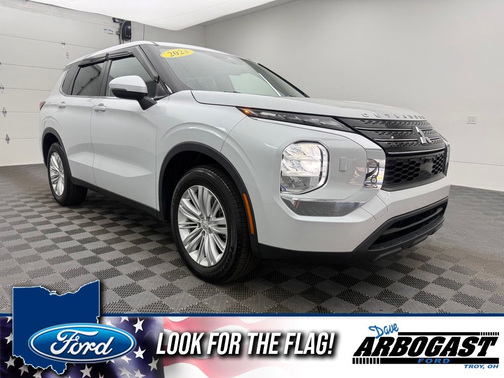 White Diamond 2023 Mitsubishi Outlander SUV / Crossover All-Wheel Drive Continuously Variable Transmission