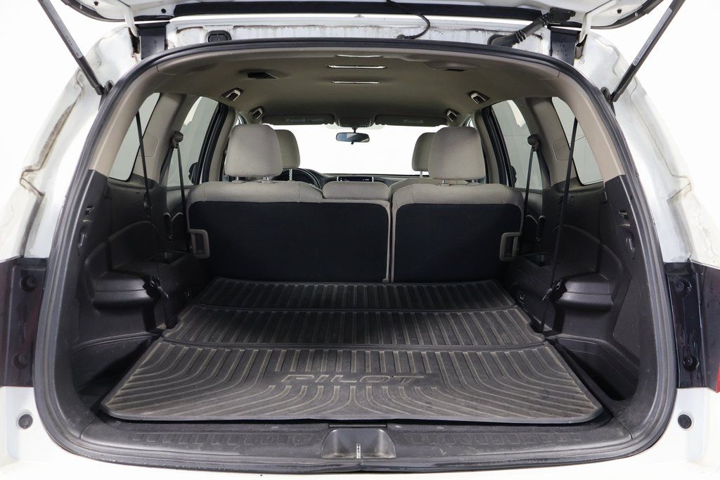 Thumbnail: 2016 Honda Pilot - 12