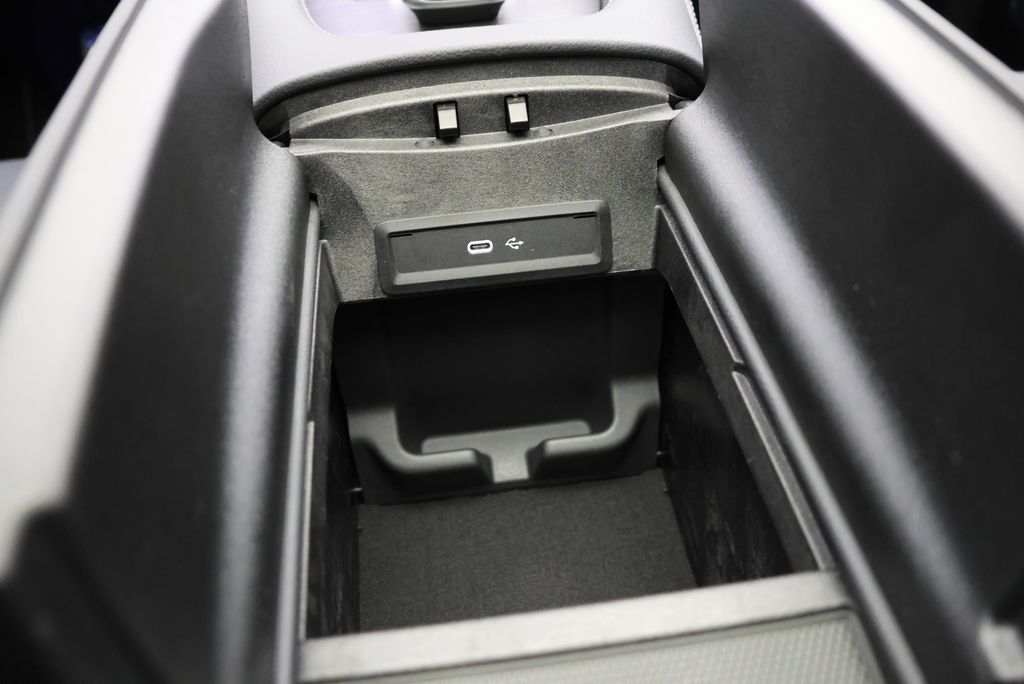 Thumbnail: 2026 Mercedes-Benz GLE - 30