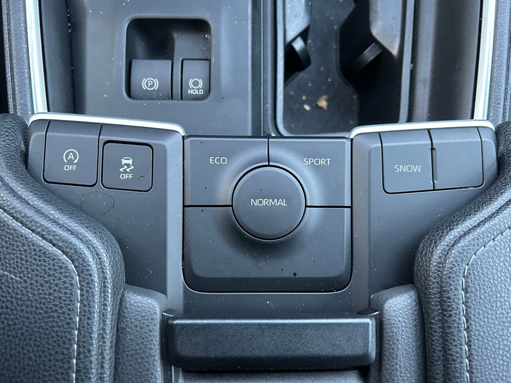 2024 Toyota Grand Highlander XLE 28