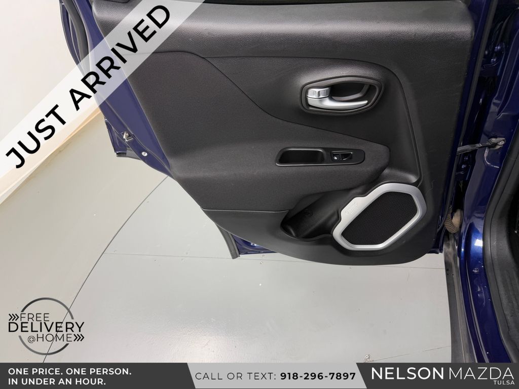 Used 2019 Blue Jeep Latitude image 34