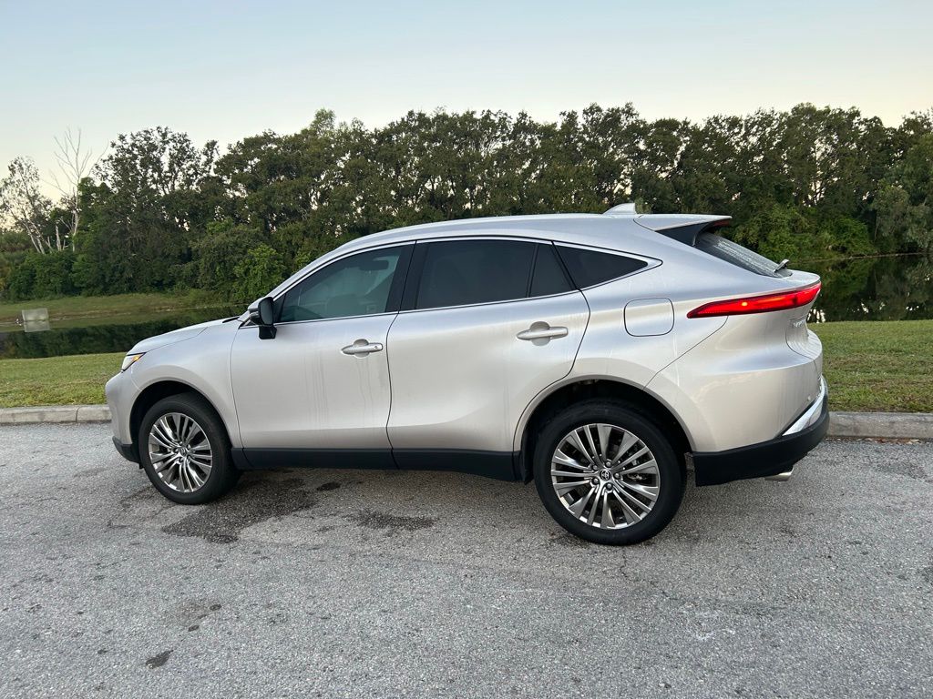 Thumbnail: 2023 Toyota Venza - 3