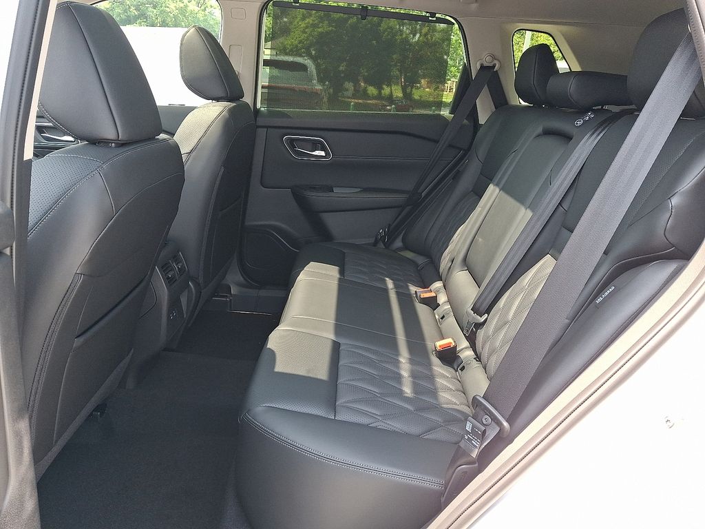 2026 Nissan Rogue — photo 6