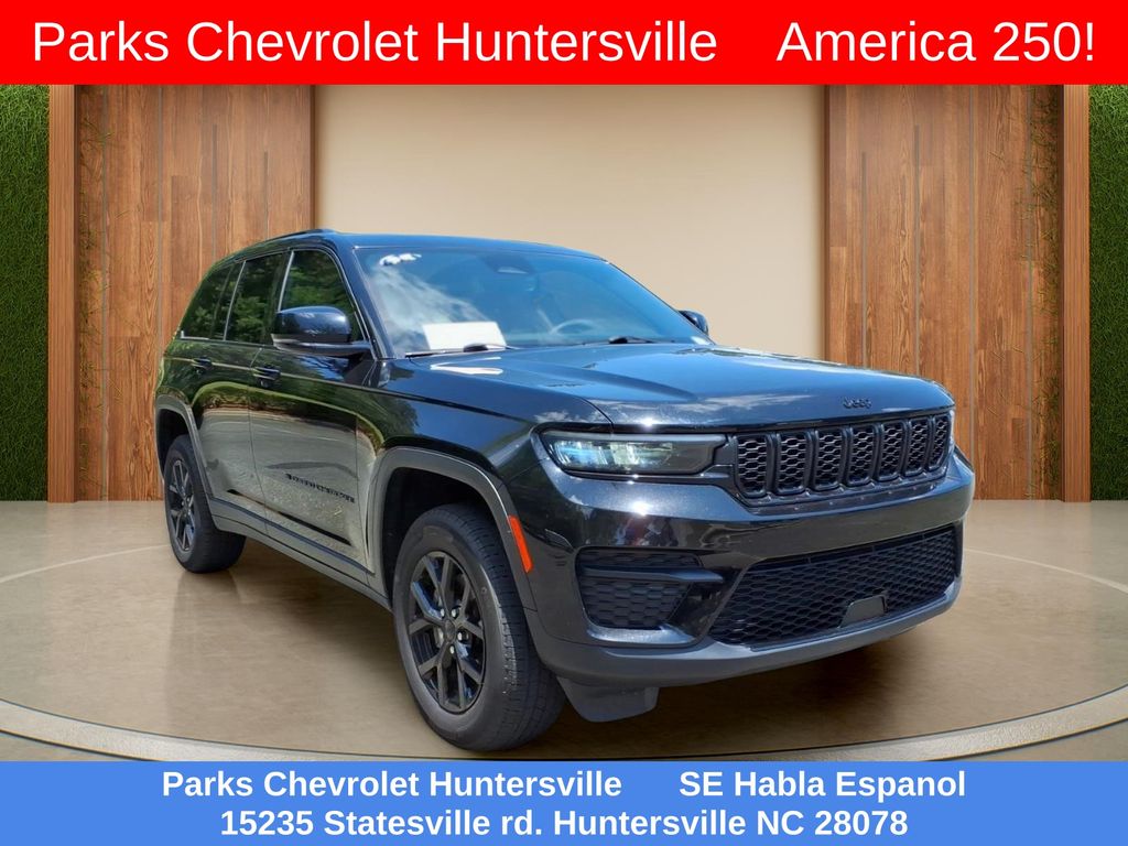 Diamond Black 2025 Jeep Grand Cherokee SUV / Crossover Four-Wheel Drive 8-Speed Automatic