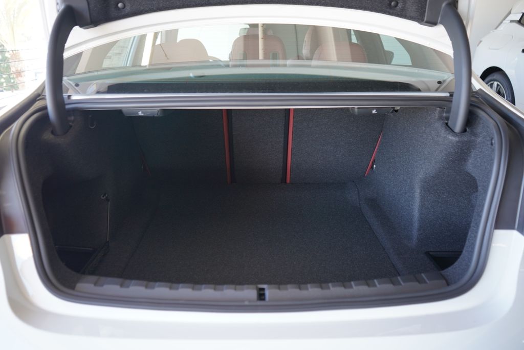 Thumbnail: 2026 BMW 3 Series - 20