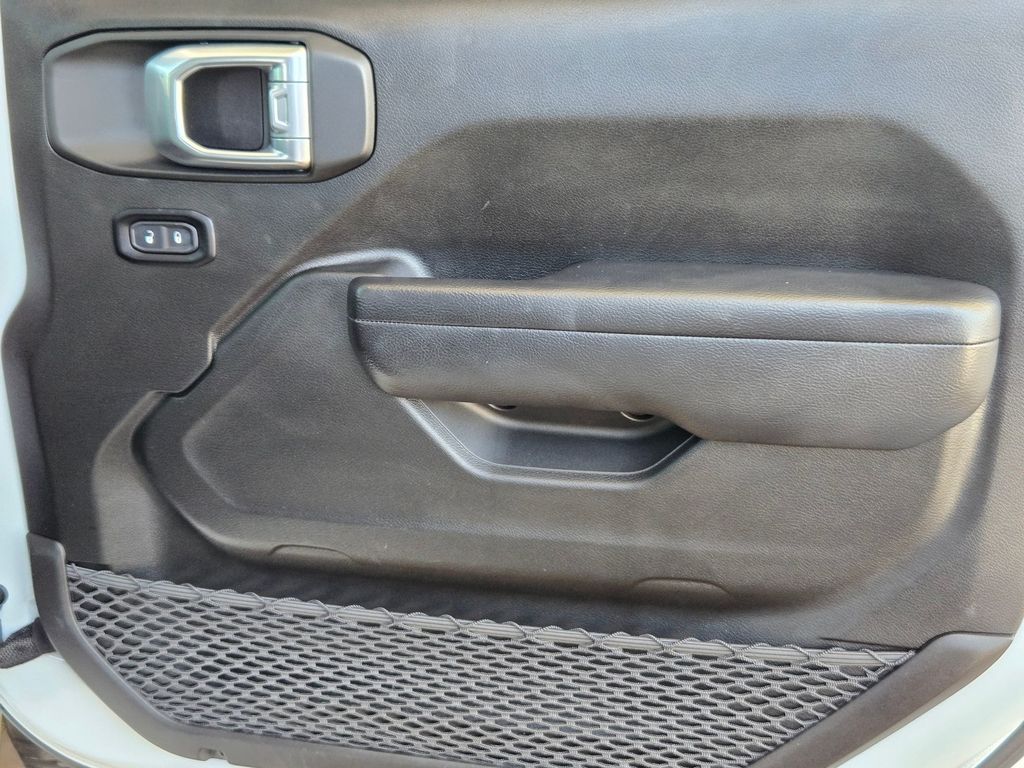 Used 2025 Jeep Wrangler SUV