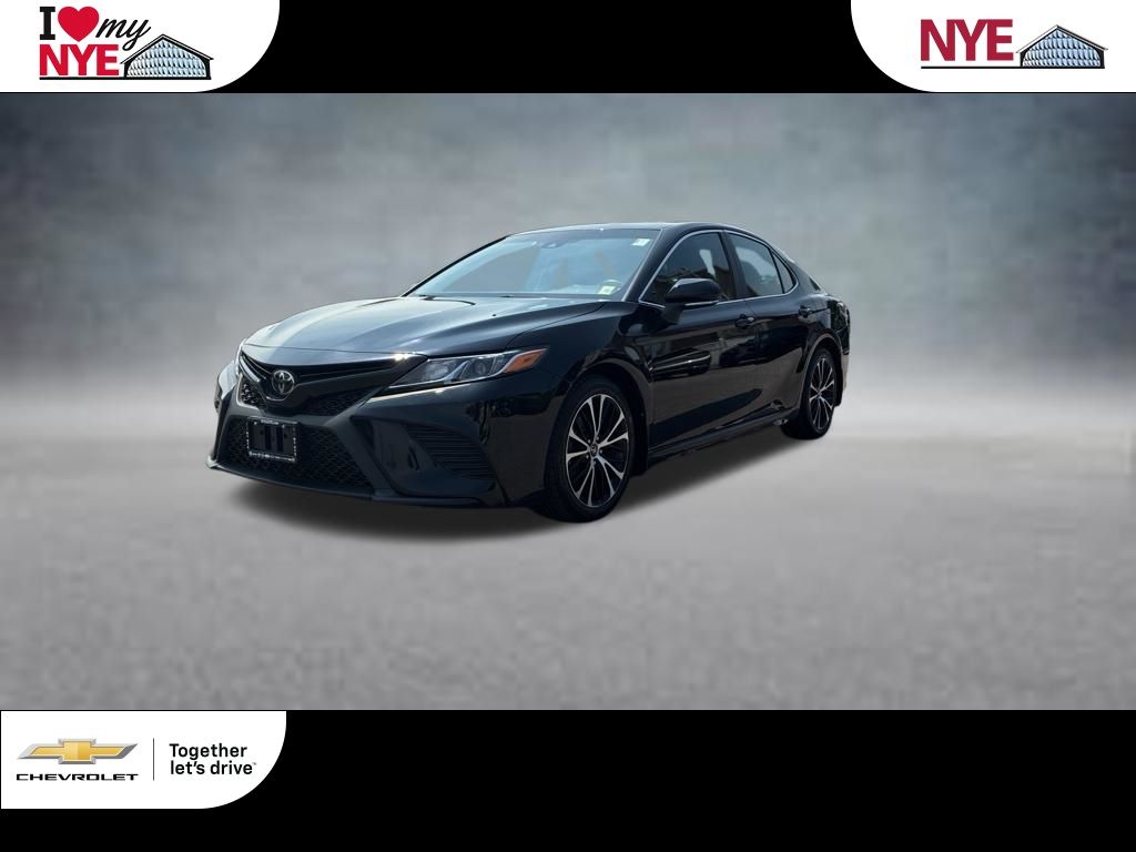 Midnight Black Metallic 2018 Toyota Camry Sedan Front-Wheel Drive 8-Speed Automatic