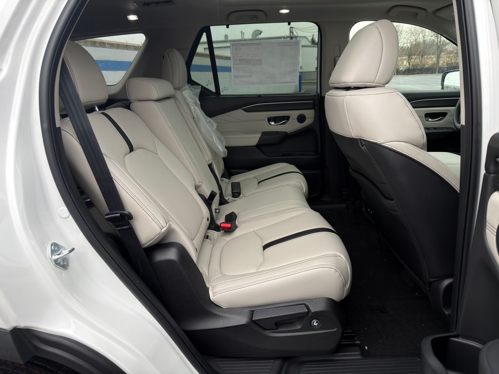 Thumbnail: 2026 Honda Pilot - 25