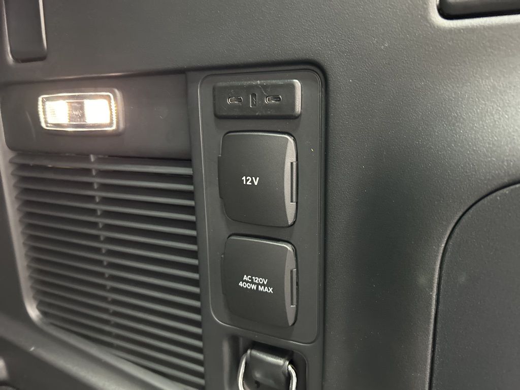 new 2025 Lincoln Navigator car, priced at $100,022