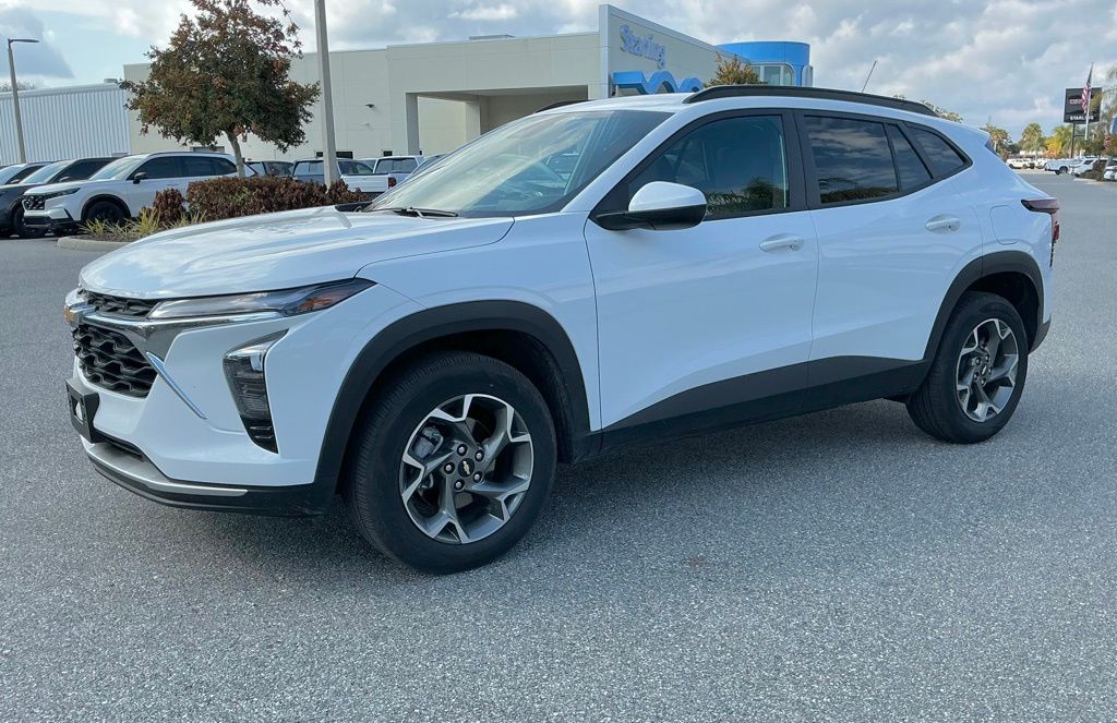 2025 Chevrolet Trax LT FWD