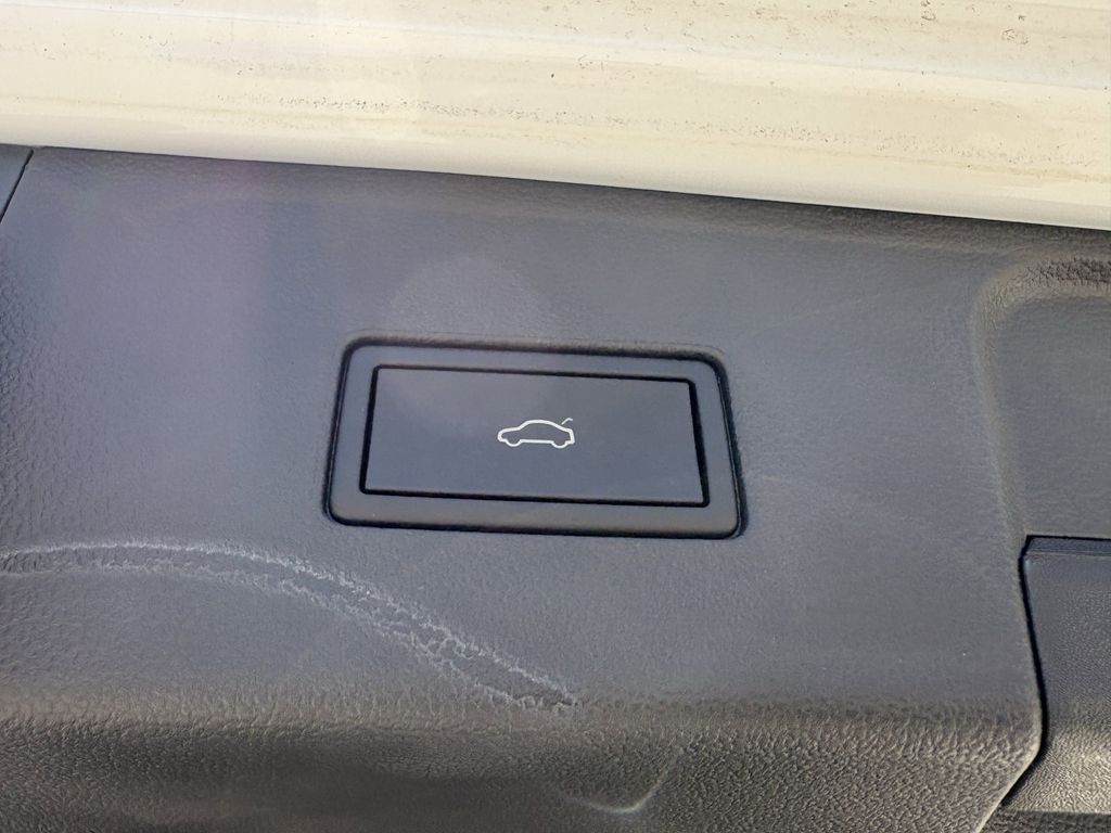 2024 Volkswagen Atlas 2.0T Peak Edition SEL White at DeMontrond Gulf Freeway