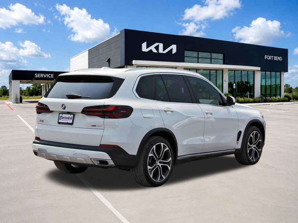 2025 BMW X5 sDrive40i White at DeMontrond Auto Country
