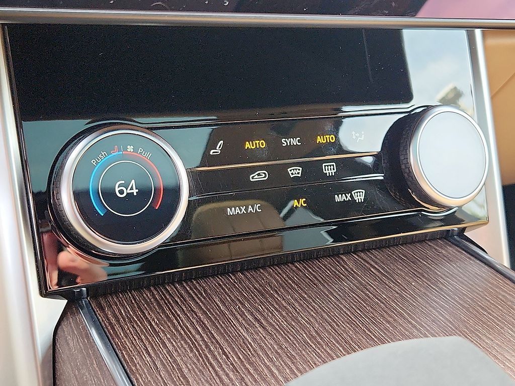 Thumbnail: 2023 Land Rover Range Rover - 16